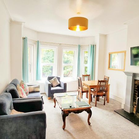 Flat-B, 4 Adults, 20 Mins To Beach, Netflix, Wifi, Sleeps 4 Adults Борнмут Экстерьер фото