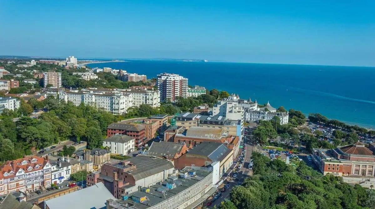 Flat-B, 4 Adults, 20 Mins To Beach, Netflix, Wifi, Sleeps 4 Adults Борнмут Экстерьер фото