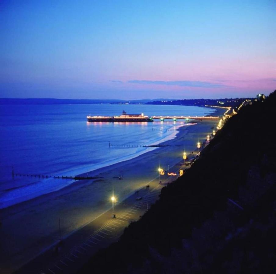 Flat-B, 4 Adults, 20 Mins To Beach, Netflix, Wifi, Sleeps 4 Adults Борнмут Экстерьер фото